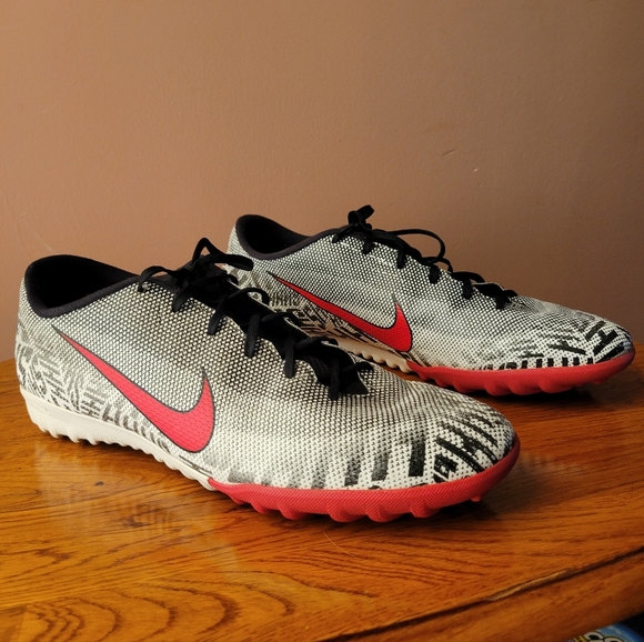 Nike Neymar Jr Mercurial Vapor Club White / Red  Cleats Men's Size 12 - Picture 1 of 9